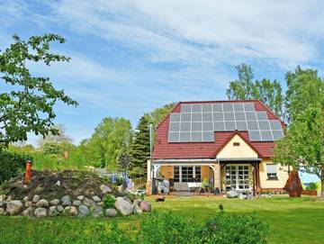 Ferienwohnung für 5 Personen, mit Terrasse und Sauna sowie Garten, mit Haustier in Garz/Rügen