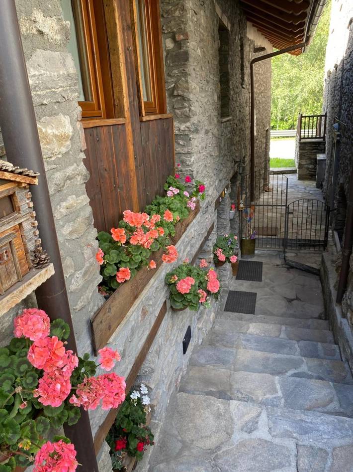 Entire apartment, Apartment 'Maribel' with Shared Terrace and Wi-Fi in Pré-Saint-Didier, Comune di Pré-Saint-Didier