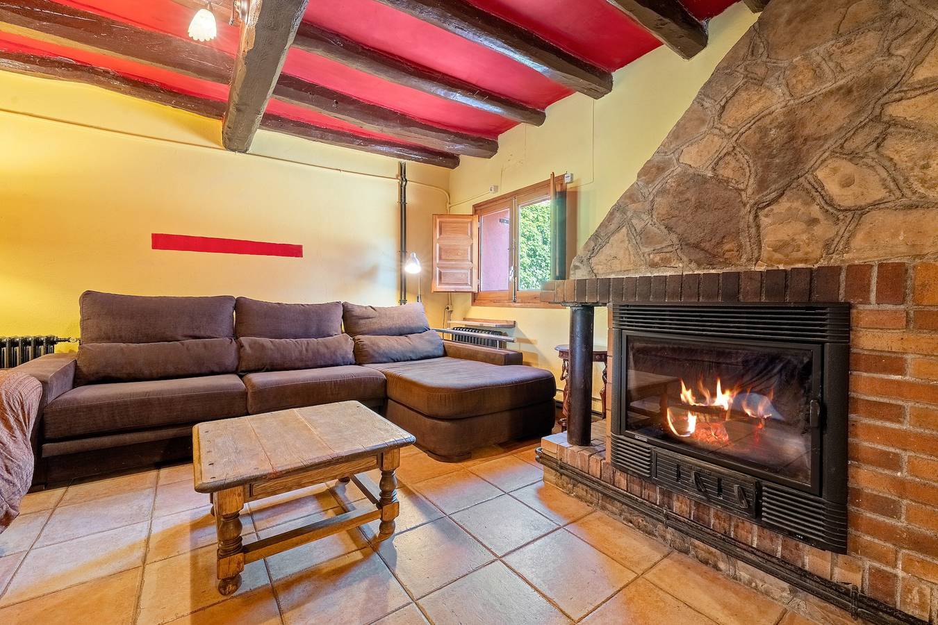 Casa rural 'Caltiku' con vistas a la montaña, piscina privada y terraza privada in Querol, Alto Campo