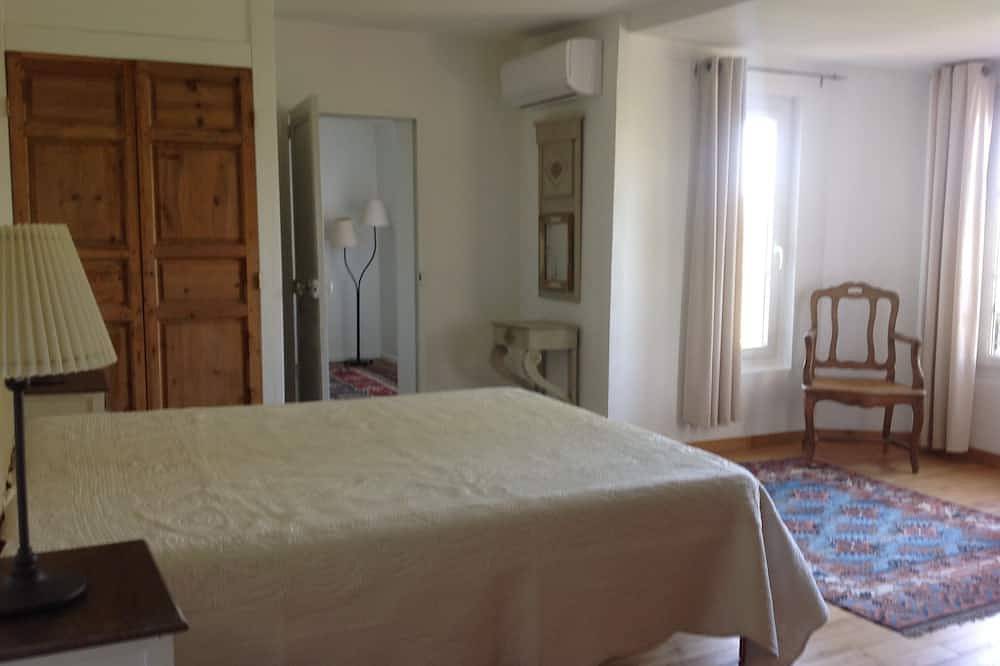 Villa Des Charakterklimas, Grosses Schwimmbad In Grün Von Grün, Charme in Aix-en-Provence, Mittelmeerküste (Frankreich)