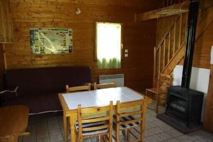 Chalet pour 3 personnes, avec balcon/terrasse et terrasse, animaux acceptés dans le Cantal - 2