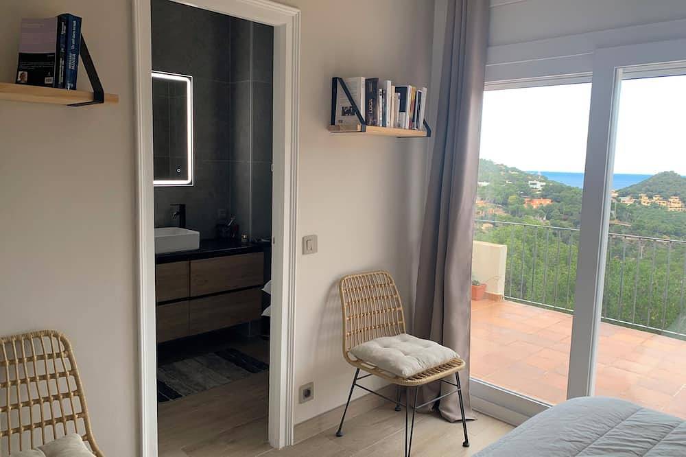 Family home with cottage, superb sea view, private pool, Sa Tuna in sa Tuna, Begur