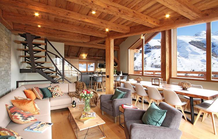 Villa pour 12 personnes, avec Jacuzzi et Terrasse ainsi que Bassin pour enfant et Sauna dans l' Isère