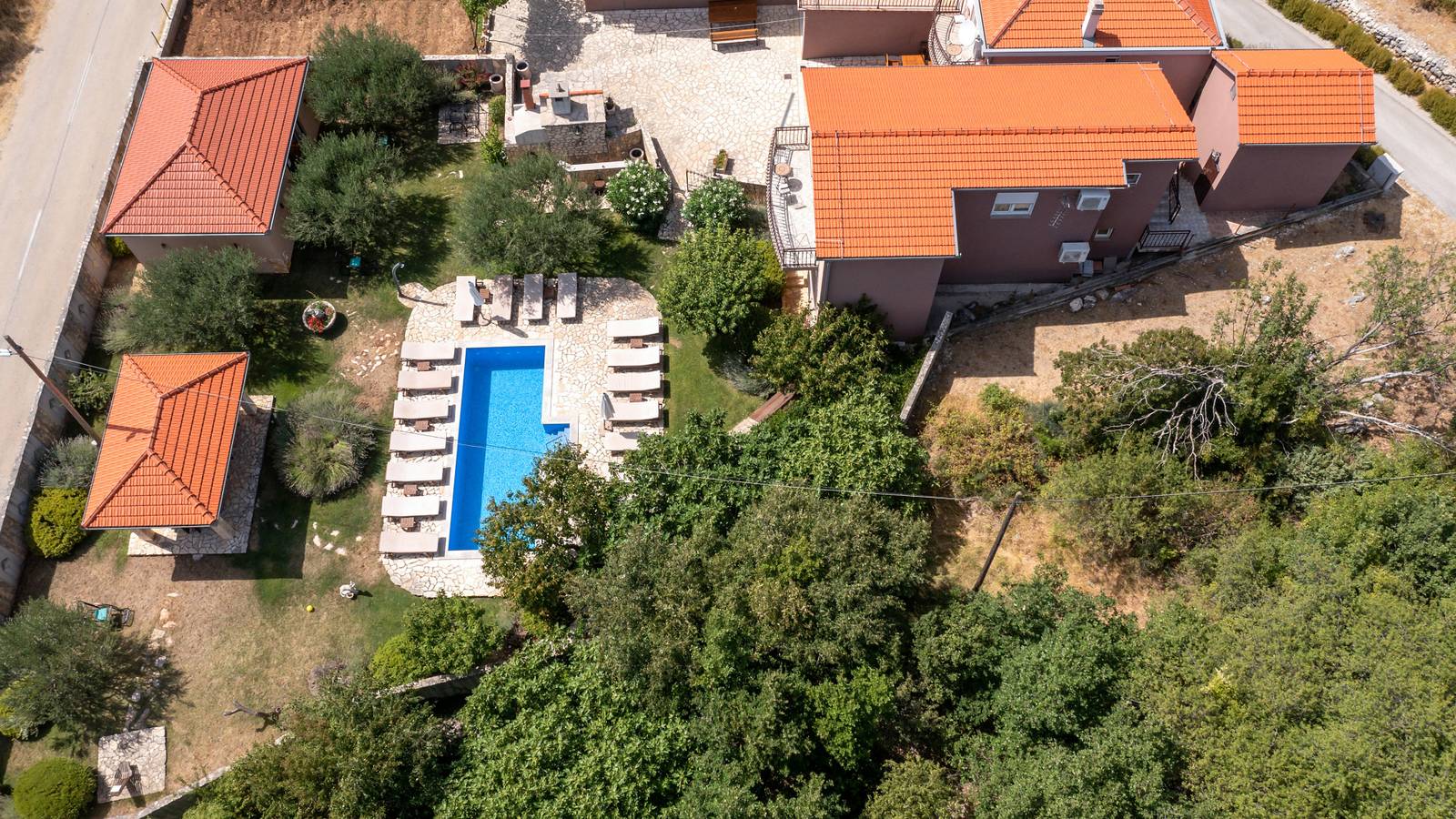 Villa Popovica Dvori by Villas Guide in Šestanovac, Makarska Riviera