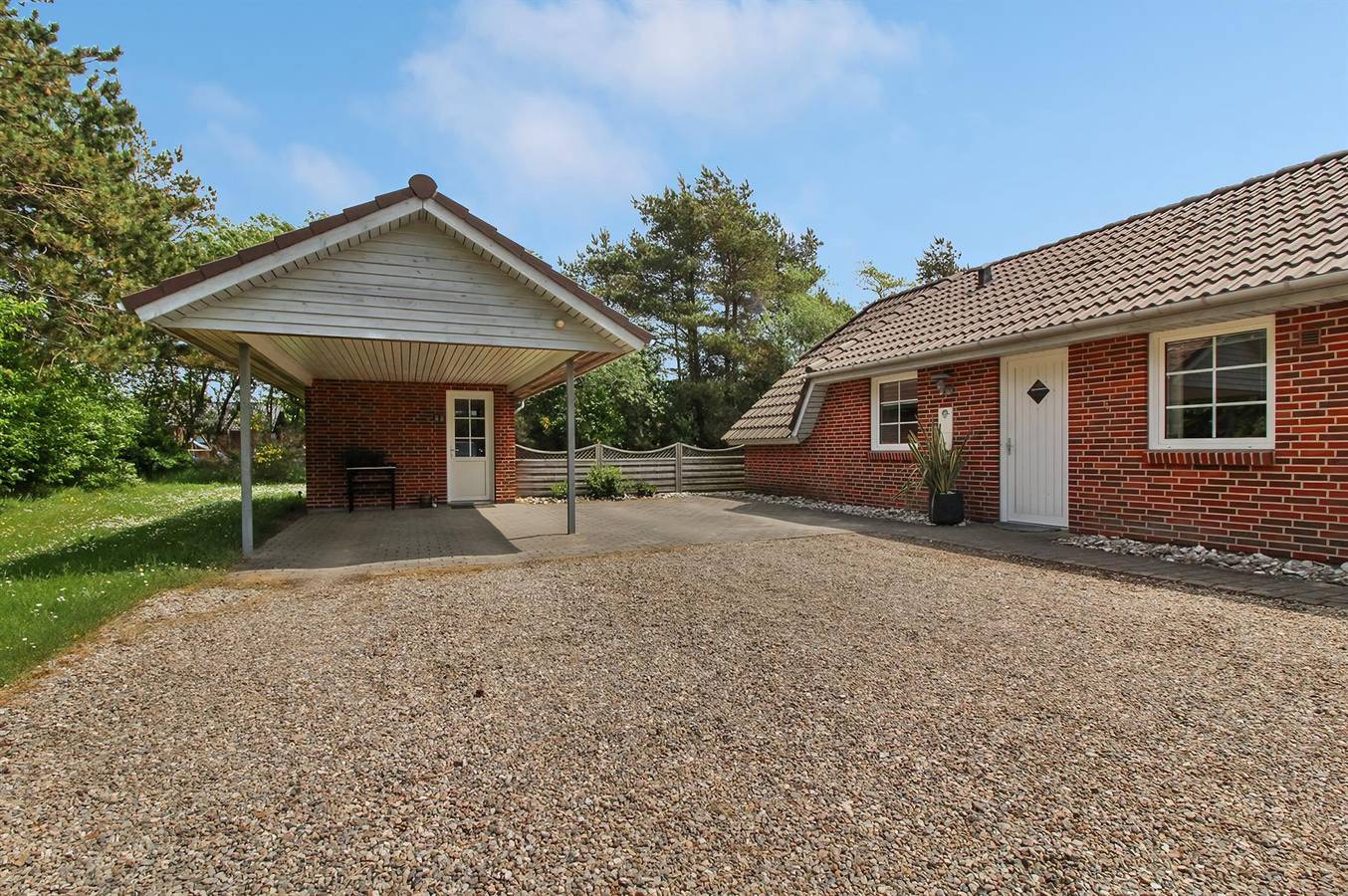 Stunning home in Oksbøl w/ Sauna, Indoor swimming pool and Wifi in Jegum, Jegum Ferieland