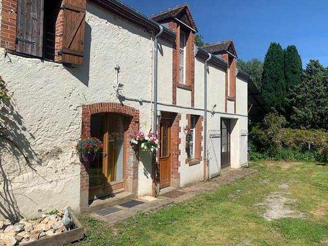 Gîte pour 8 personnes, avec jardin à Moutier-Malcard