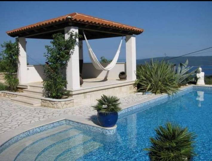 Ferienhaus für 4 Personen, mit Terrasse und Garten sowie Pool und Ausblick