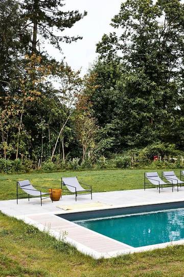 Gîte pour 12 personnes, avec terrasse et piscine ainsi que jardin et sauna à Gambais