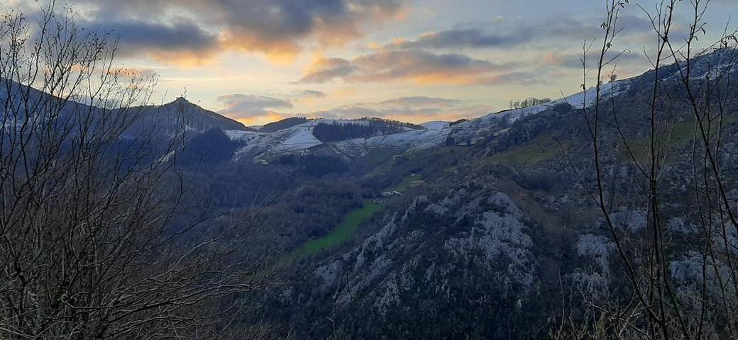 Apartamento de vacaciones para 5 personas, con vistas además de jardín y terraza en Urola Costa - 4
