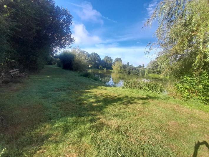 Location de vacances pour 13 personnes, avec sauna ainsi que terrasse et jacuzzi dans Combrand - 2