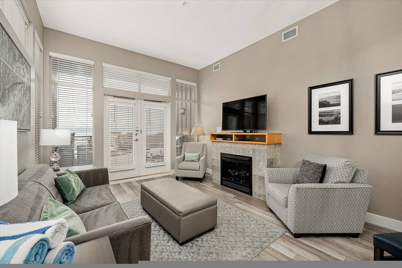 Ganze Wohnung, Beautiful Sunny Shore at The Cove in West Kelowna, Crystal Mountain