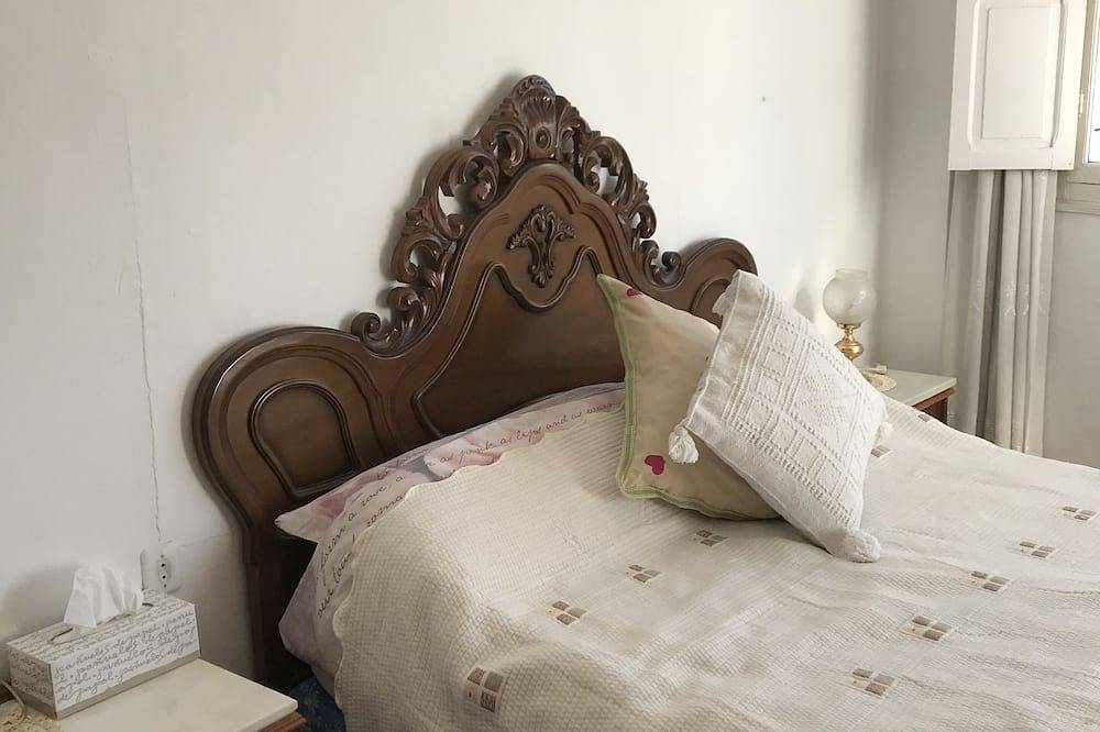 Casa Plaza Baja - 100 year old, character property in Álora in Álora, Málaga Province