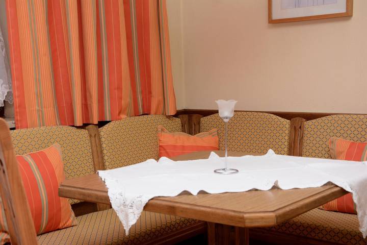 Ganze Ferienwohnung, App. mit 1 Schlafzimmer f. 2 Personen (Top 12) in Kaisergebirge
