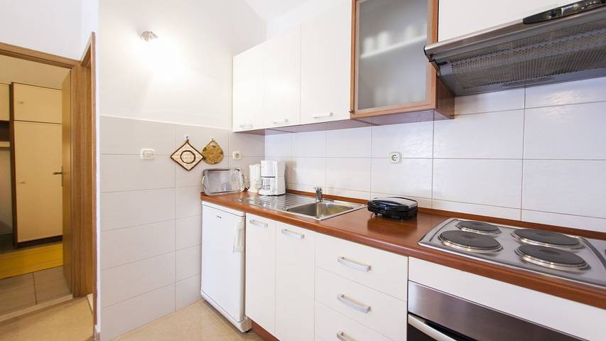 Ferienwohnung für 4 Personen, mit Terrasse, mit Haustier auf Brac