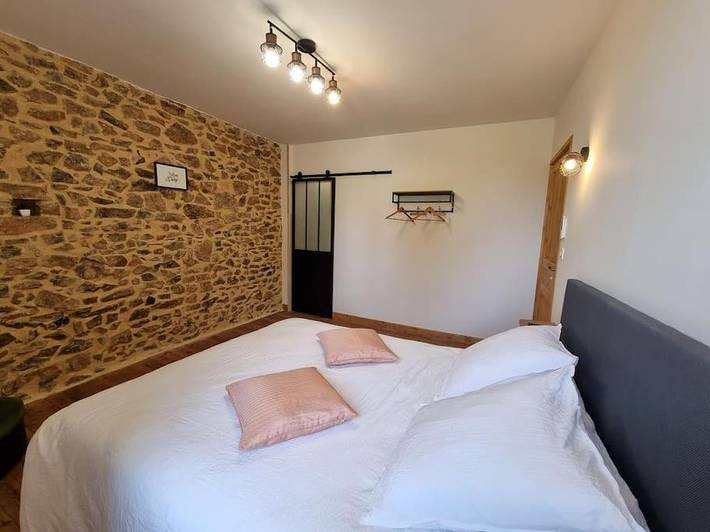 Location de vacances pour 6 personnes, avec piscine ainsi que jardin et vue à Le Châtenet-en-Dognon - 4