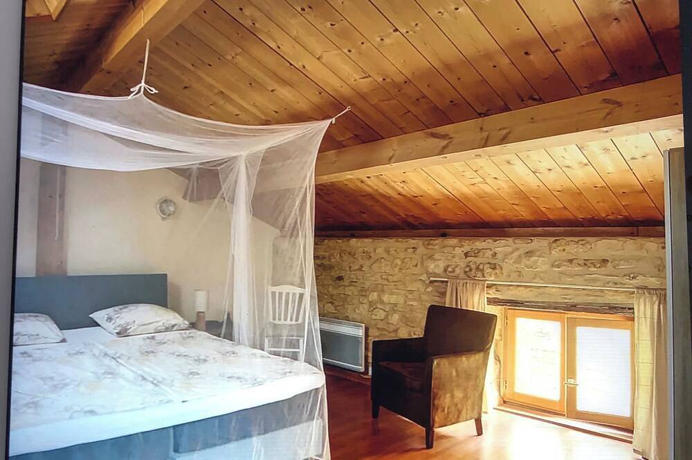 Charming cottage-with heated pool and 5 min from all amenities. Rest. in Fumel, Región de Villeneuve-sur-Lot