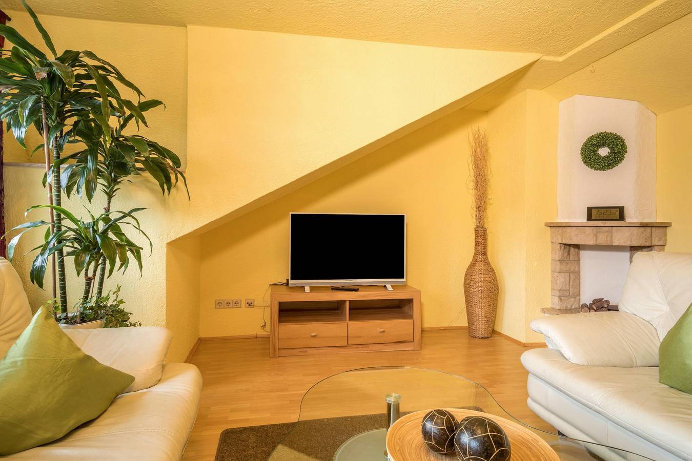 Ganze Wohnung, Kuschelige Ferienwohnung mit Balkon, Wlan, Heizung und ein Parkplatz vorhanden in Heiligenberg, Region Bodensee-Oberschwaben