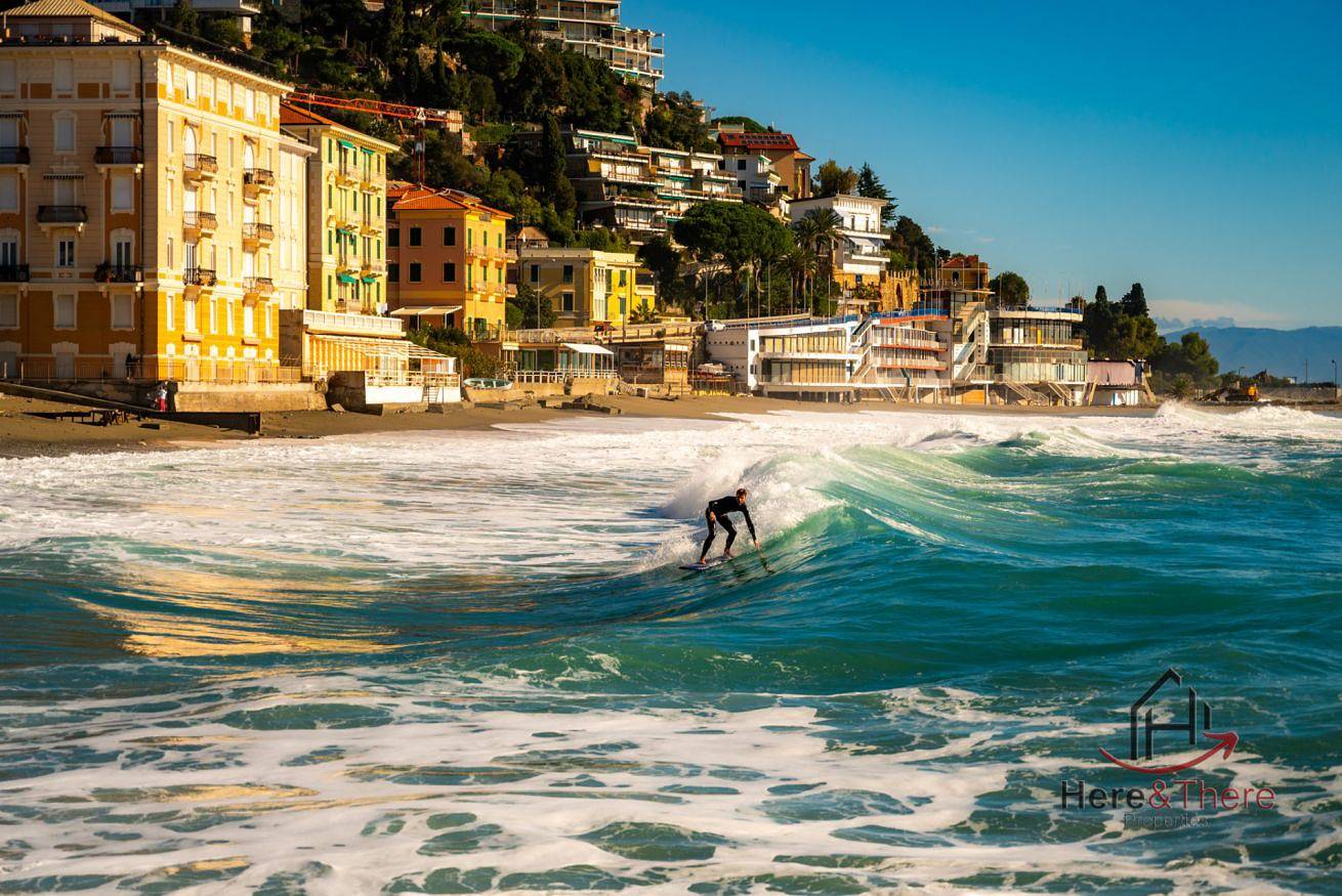 Appartamento intero, [Green Terrace] Spiagge 500m • Hiperwifi • Smart Tv in Varazze (Città), Varazze