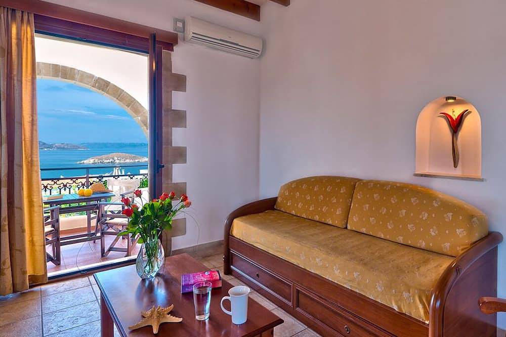 Ganze Wohnung, Pegasos Maisonette, ein Apartment mit 2 Schlafzimmern und Meerblick, 350 m vom Sandstrand entfernt in Almyrida, Vamos