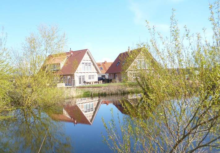 Villa für 16 Personen, mit Whirlpool und Terrasse sowie Garten und Kinderpool in Kalkhorst