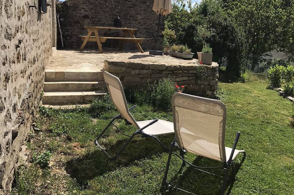 Gîte en pleine nature à côté d’un lac. Animaux bienvenus ! in Montigny-sur-Armançon, Région de Montbard