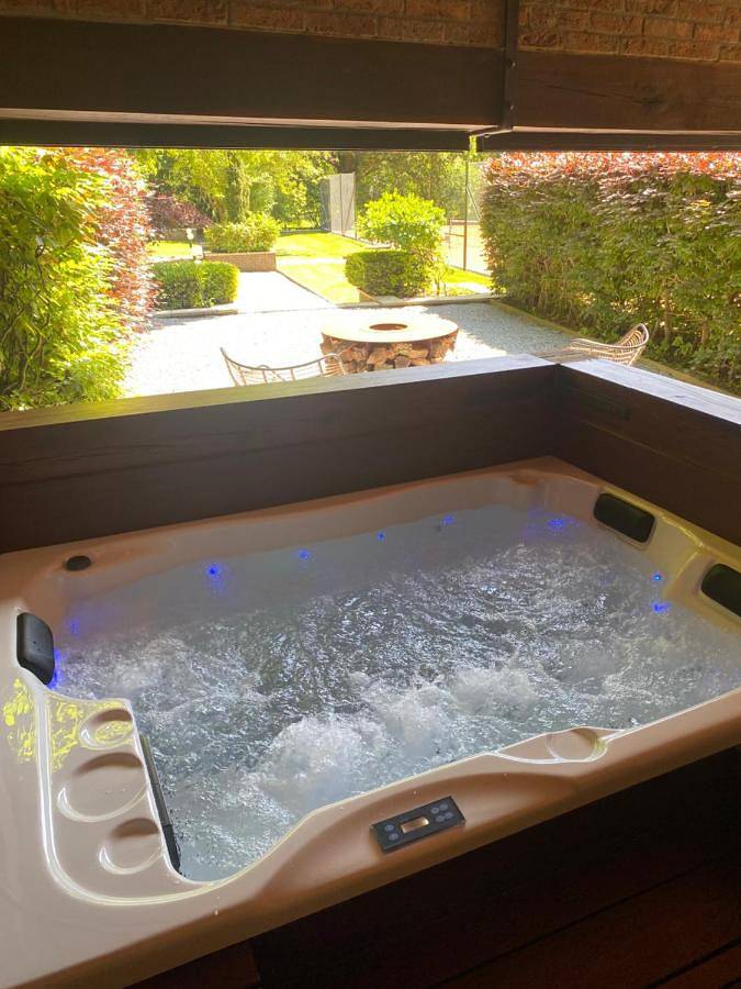 Gîte pour 2 personnes, avec jardin ainsi que terrasse et jacuzzi dans Wépion - 2