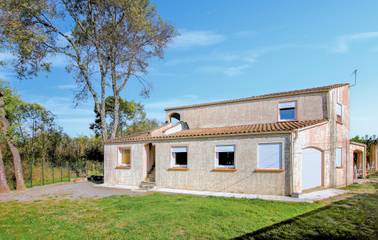 Location de vacances pour 6 personnes, avec jardin ainsi que piscine et terrasse, animaux acceptés à Lablachère