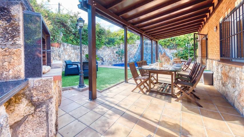 Villa "Costacabana - Alba" com piscina privada, terraço privado e Wi-Fi in Lloret de Mar, Costa Brava