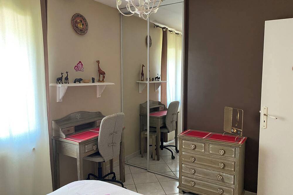 Appartement entier, Studio Lou Cigalou en Provence in Taillades, Parc naturel régional du Luberon