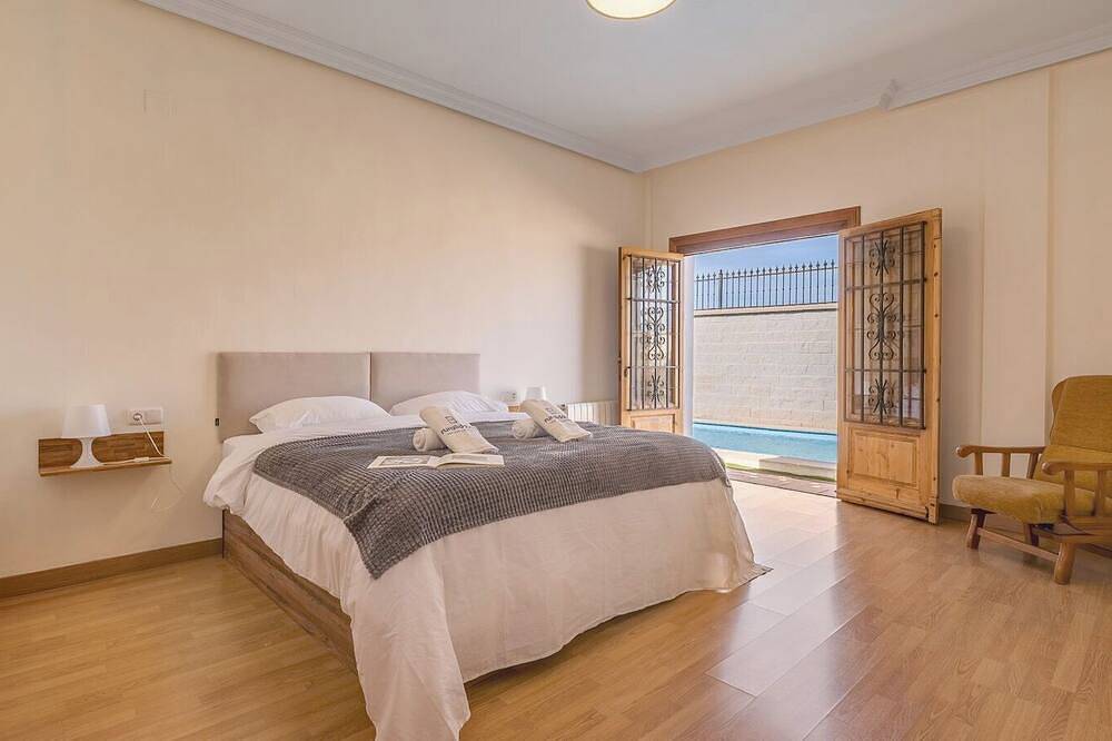 Sueños De La Vega Las Gabias in Gabia Chica, Las Gabias