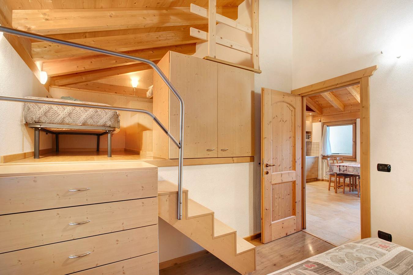 Appartamento intero, Appartamento "Bucaneve" con vista sulle montagne, terrazza privata e Wi-Fi in Isolaccia, Valdidentro