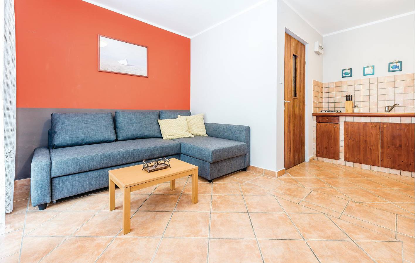 Ganze Ferienwohnung, Charmantes Apartment mit WLAN, Klimaanlage und Terrasse, 200 m vom Strand Camp Vala entfernt in Grebastica, Šibenik-Knin