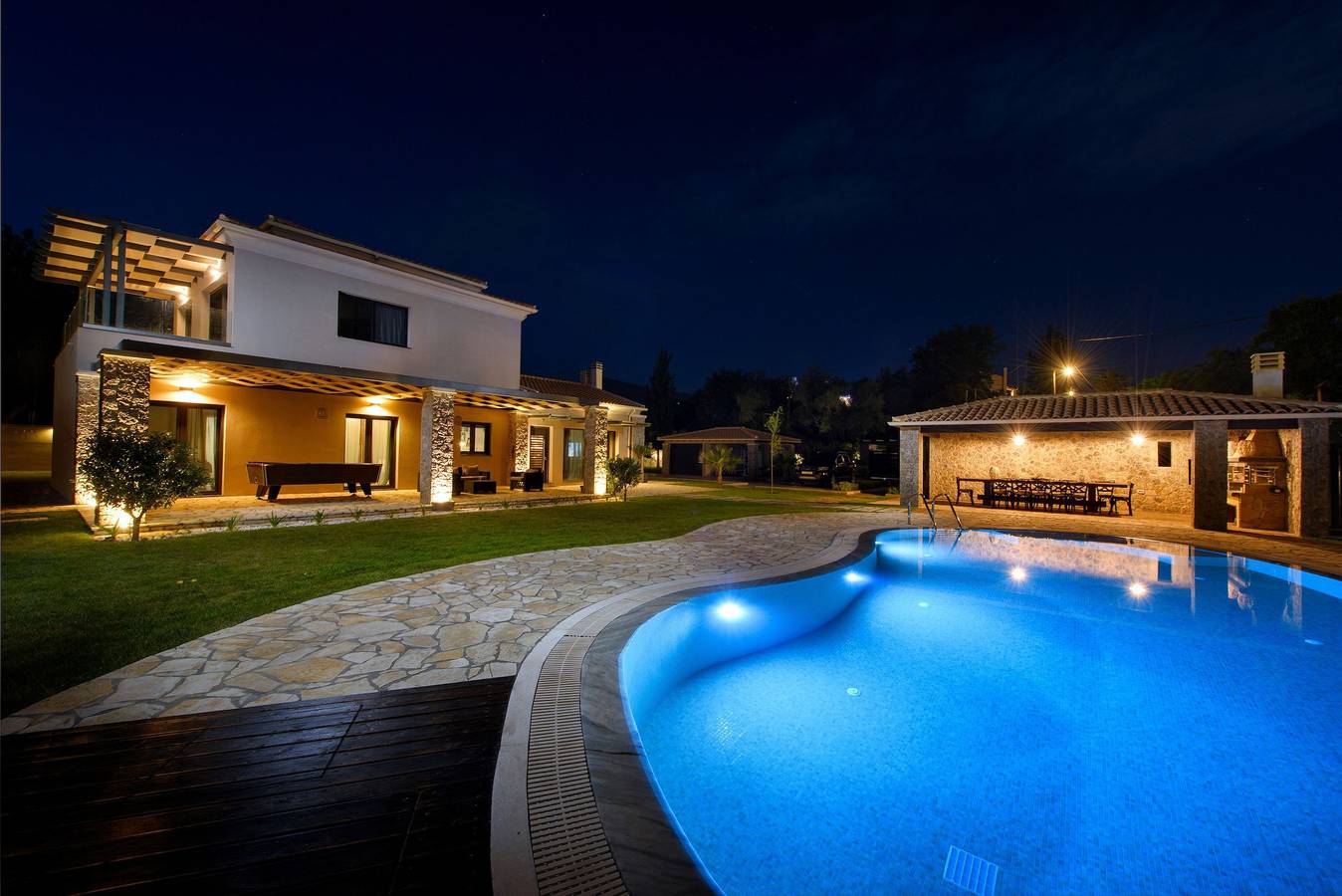 Villa Black & White  Dassia in Δασσιά, Κέρκυρα