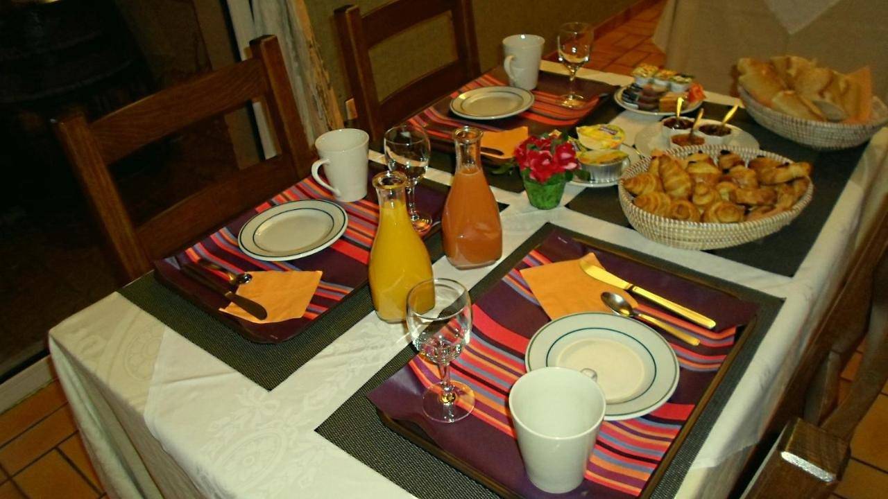 Double Room with Bath in Pont-du-Casse, Quercy