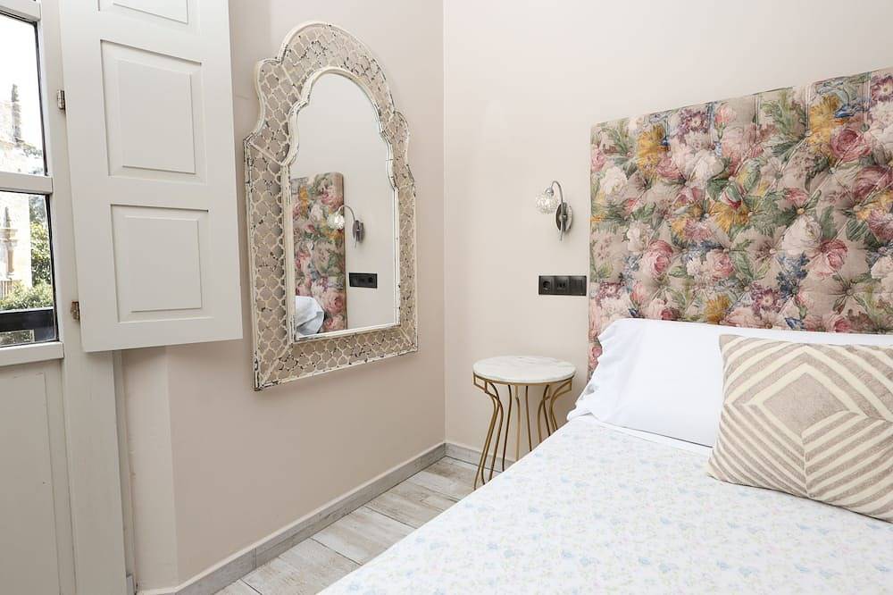 Entire apartment, Suite-Premium-Whirlpool bath-Terraza in Santillana del Mar, Cantabrian Coast
