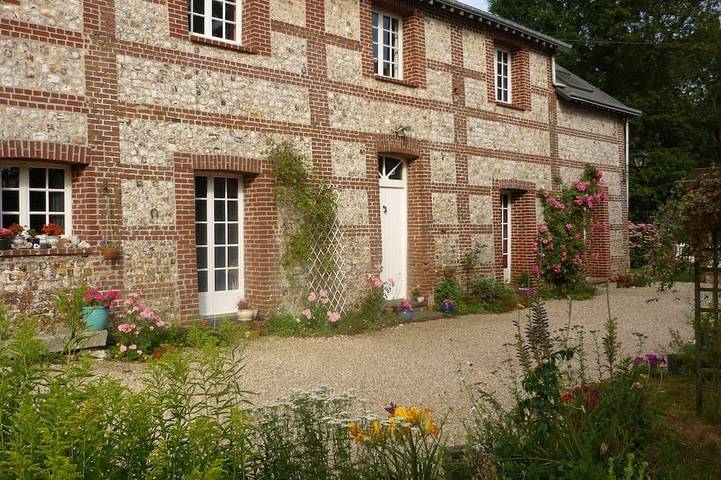 Gîte pour 12 personnes, avec jardin à Sainte-Hélène-Bondeville