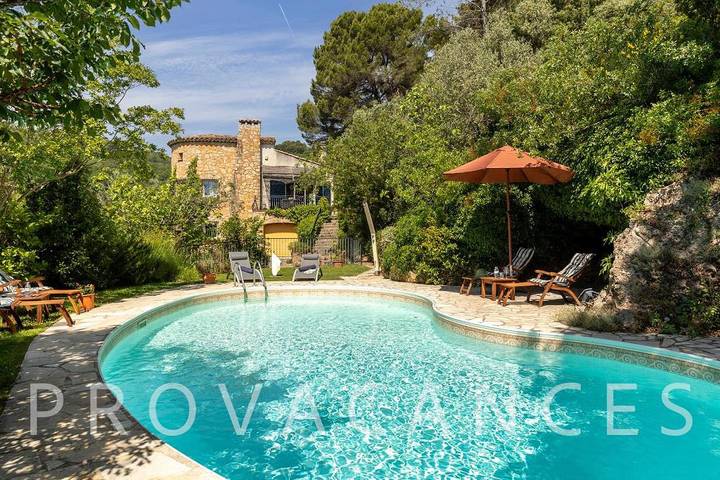 Villa for 10 personer, med Balkon/Terrasse og Have samt Pool i Bargemon