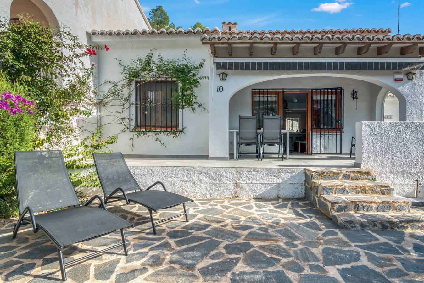 Maison de vacances 'Julieta' avec vue sur la mer, Wi-Fi et climatisation in Poble Nou de Benitatxell, Costa Blanca