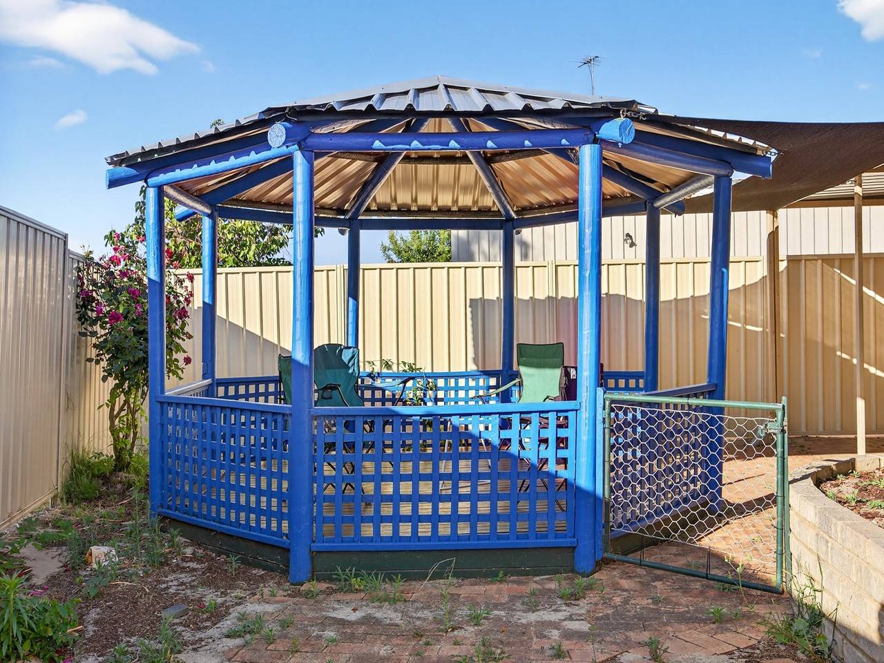 Entire apartment, Spacious 4-Bed House with Private Garage in Mandurah, Western Australia