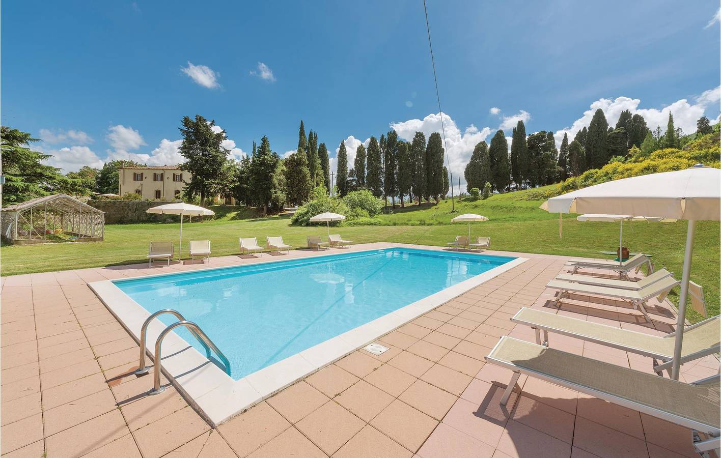 Gartenapartment am Pool mit Parkplatz und Küche in Chianni, Etruskische Küste