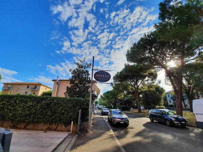 Hôtel pour 3 personnes, avec vue, animaux acceptés à Imola - 2