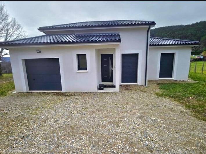 Location de vacances pour 6 personnes, avec vue et jardin à Beauregard-de-Terrasson