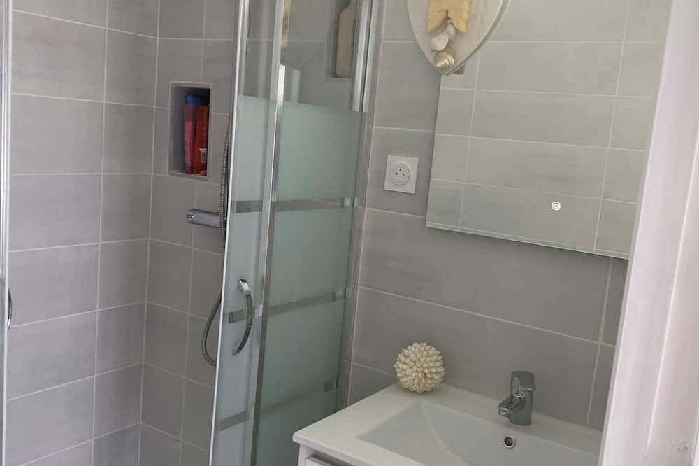 Entire apartment, Studio Fait à Neuf Tout Confort in Sausset-les-Pins, Mediterranean Coast (France)