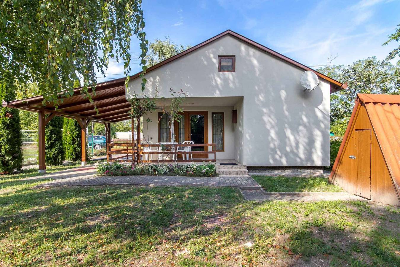 Ferienhaus mit einem großen Garten in Balatonmariafürdö, Plattensee Südufer