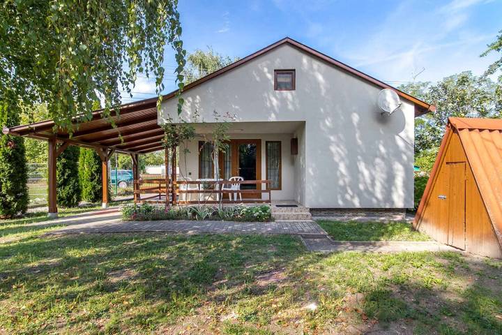 Ferienhaus für 4 Personen, mit Garten in Balatonmariafürdö