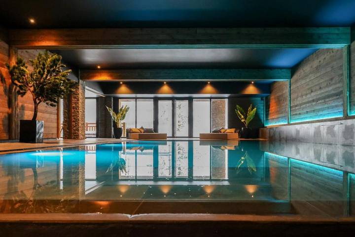 Hôtel pour 2 personnes, avec Jacuzzi et Terrasse ainsi que Jardin et Piscine