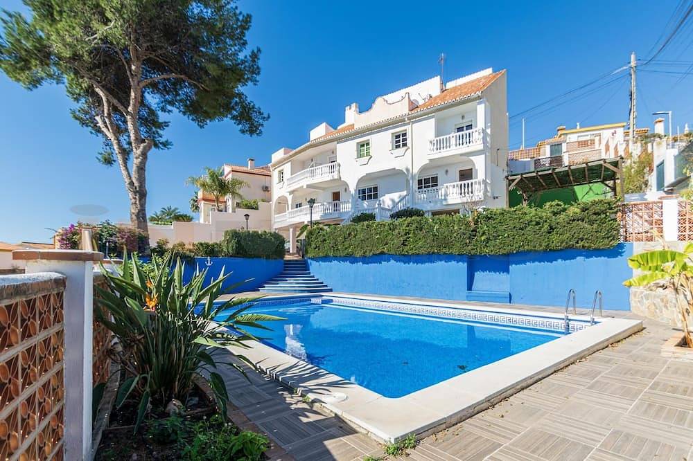 Benajarafe Beach & Pool in Urbanizacion La Esperanza, Vélez-Málaga