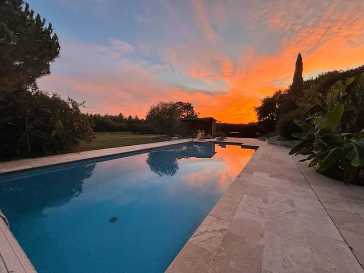 Maison de vacances pour 8 personnes, avec Balcon et Terrasse ainsi que Jardin et Piscine