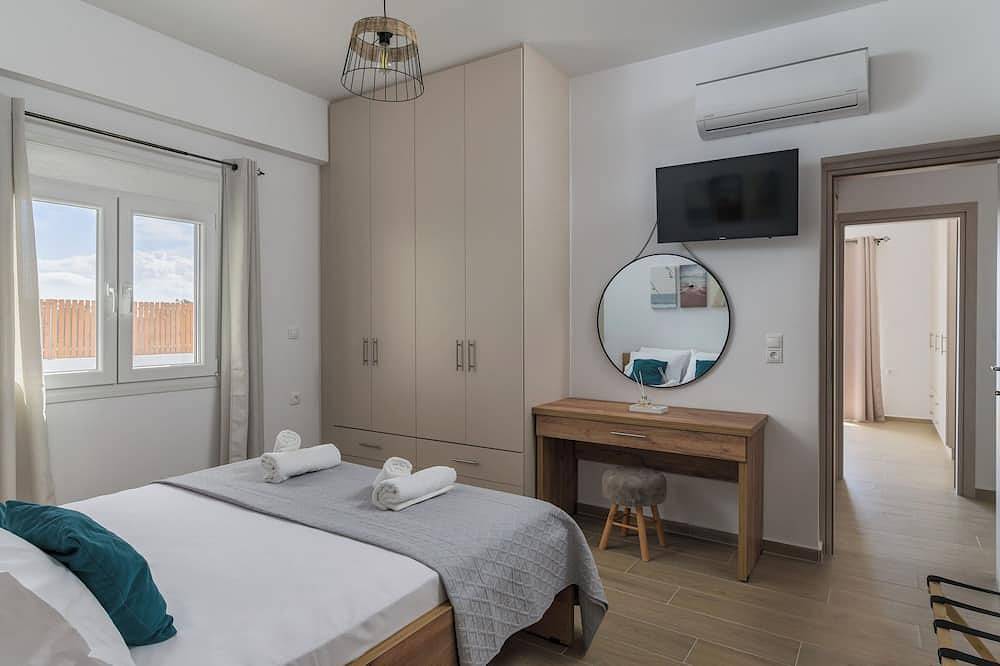 Windless Seaview Villa, with Pool & Hot Tub in Achlia, Lasithi