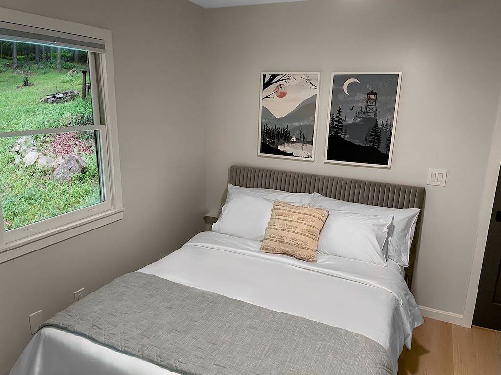 3Br Cabin Getaway: Hike & Swim Nearby! Modern, dog-friendly, wi-fi + king suite in Seneca Rocks